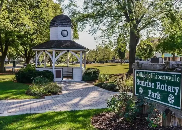 Holiday home Modern Near Dt And Naval Base Libertyville