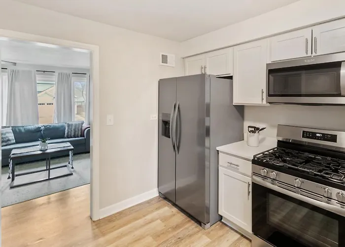 Modern Near Dt And Naval Base Holiday home