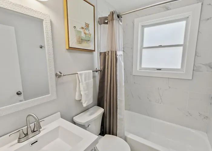 Modern Near Dt And Naval Base Holiday home